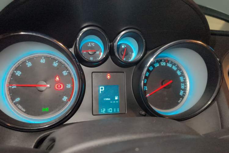 Used Buick GT 2010 GT 1.6L Automatic Fashion Edition Instrument Cluster