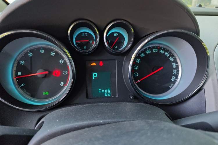 Used Buick GT 2010 XT 1.6L Automatic Fashion Edition Instrument Cluster