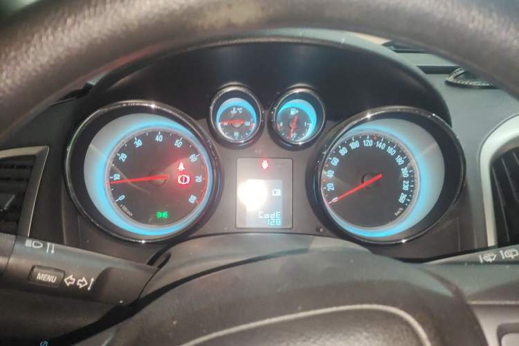 Used Buick GT 2010 XT 1.6L Automatic Fashion Edition Instrument Cluster