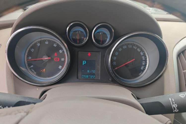 Used Buick GT 2010 GT 1.6L Automatic Fashion Edition Instrument Cluster