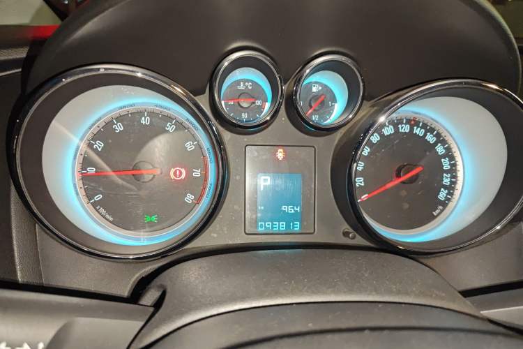 Used Buick GT 2010 XT 1.6L Automatic Fashion Edition Instrument Cluster
