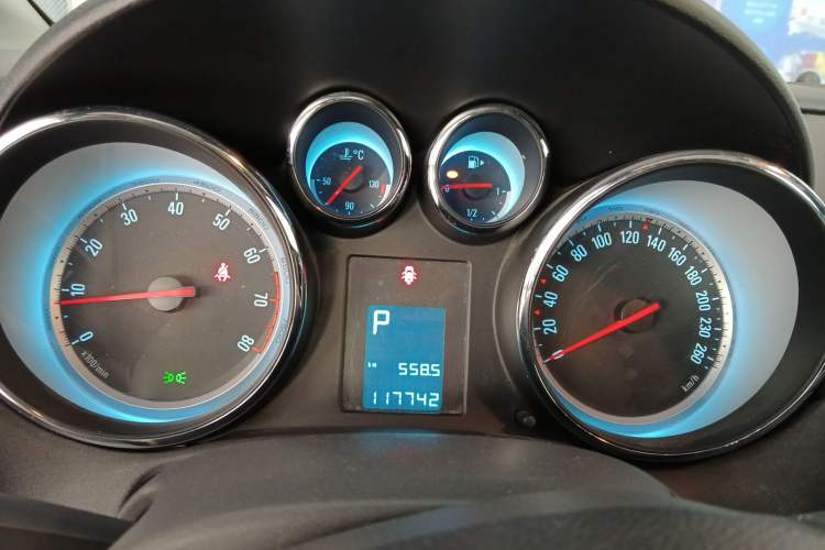 Used Buick GT 2010 XT 1.8L Automatic Fashion Edition Instrument Cluster