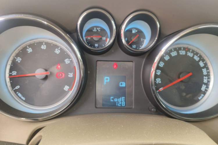 Used Buick GT 2010 GT 1.6L Automatic Fashion Edition Instrument Cluster