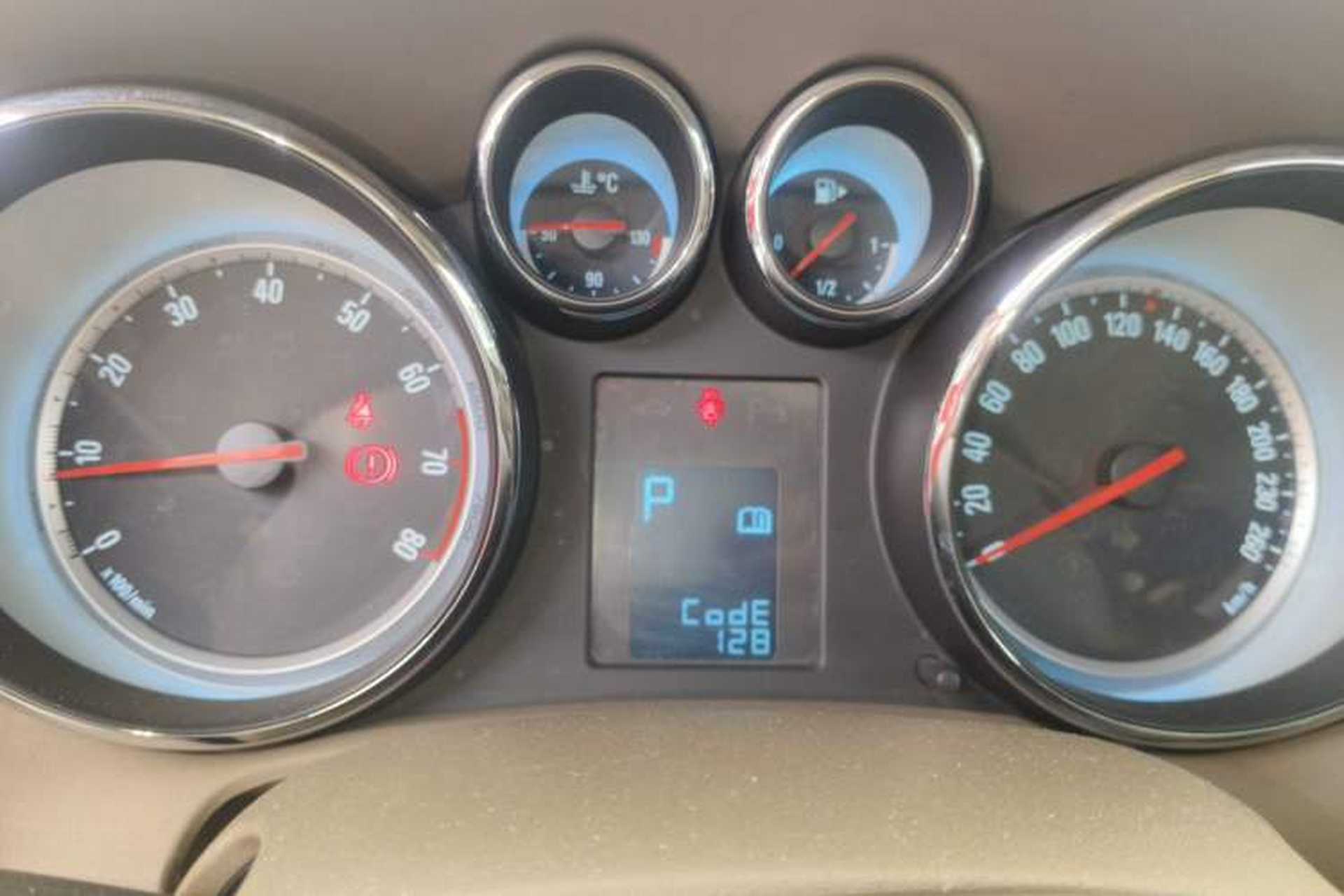 Used Buick GT 2010 GT 1.6L Automatic Fashion Edition Instrument Cluster