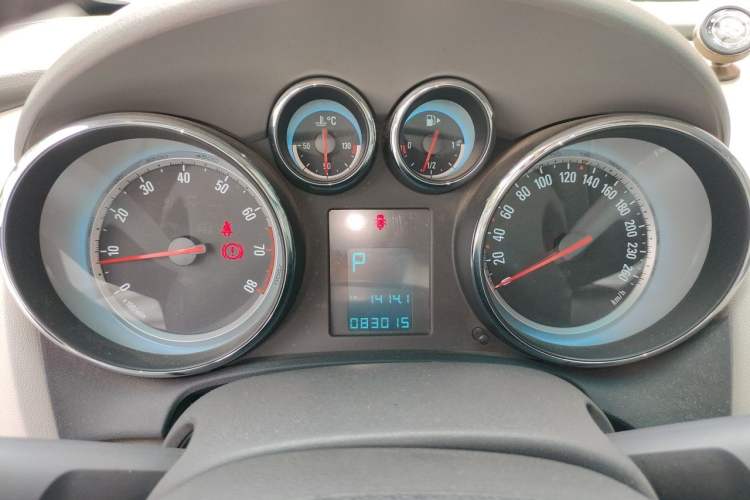 Used Buick GT 2010 XT 1.6L Automatic Fashion Edition Instrument Cluster