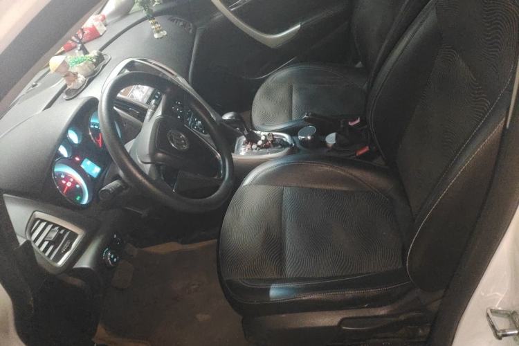 Used Buick GT 2010 XT 1.6L Automatic Fashion Edition Left Front Seat