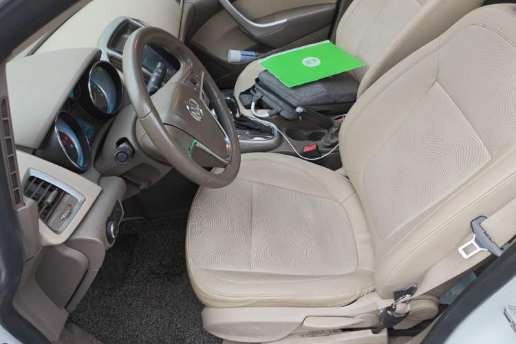 Used Buick GT 2010 GT 1.6L Automatic Fashion Edition Left Front Seat