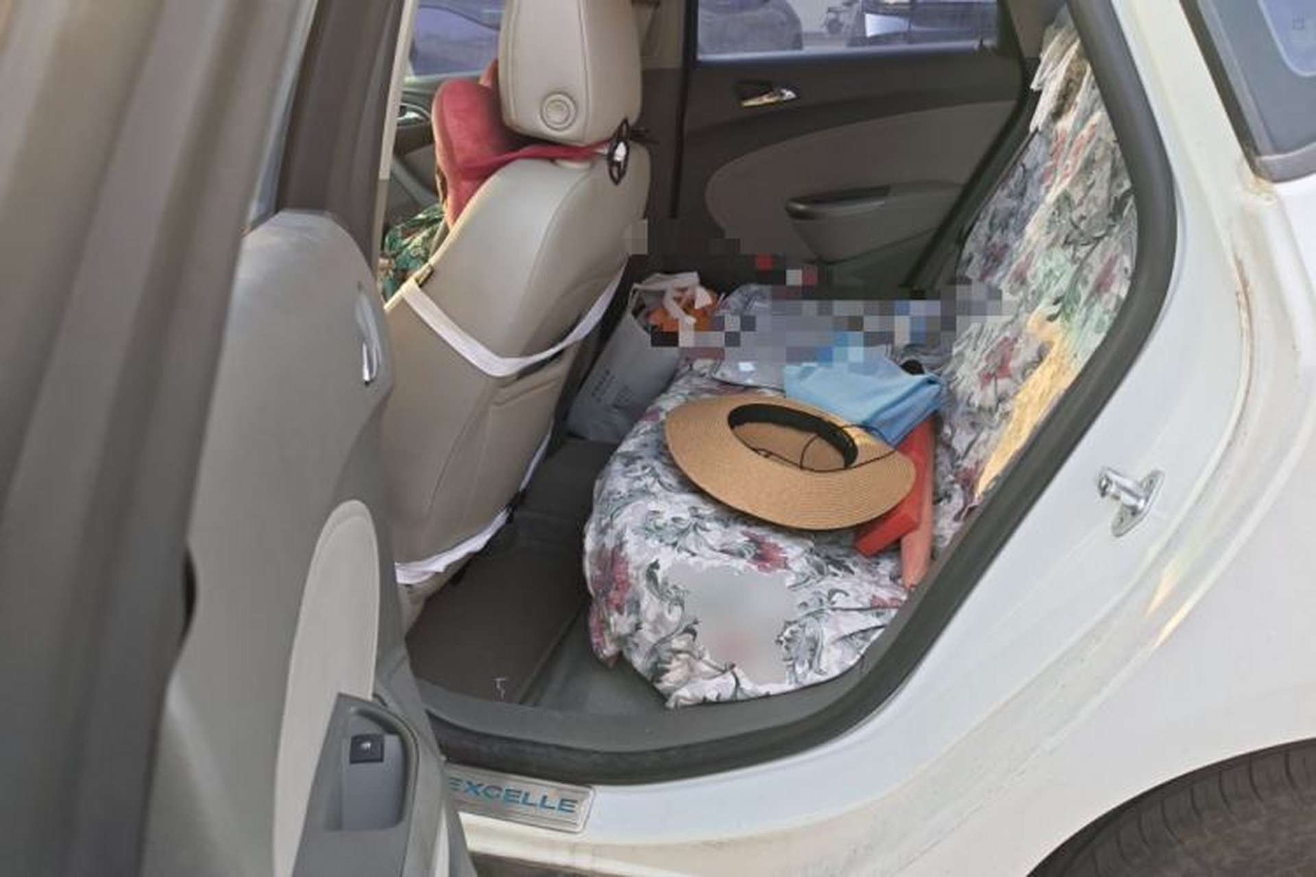 Used Buick GT 2010 XT 1.6L Automatic Fashion Edition Left Rear Seat