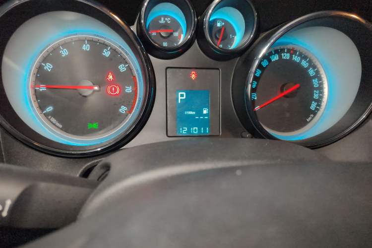 Used Buick GT 2010 GT 1.6L Automatic Fashion Edition Odometer Close Up