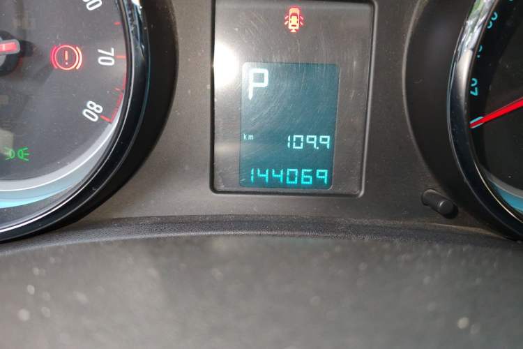 Used Buick GT 2010 XT 1.8L Automatic Fashion Edition Odometer Close Up