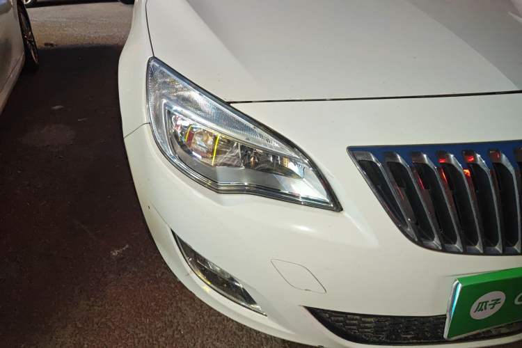 Used Buick GT 2010 XT 1.6L Automatic Fashion Edition Right Front Headlight