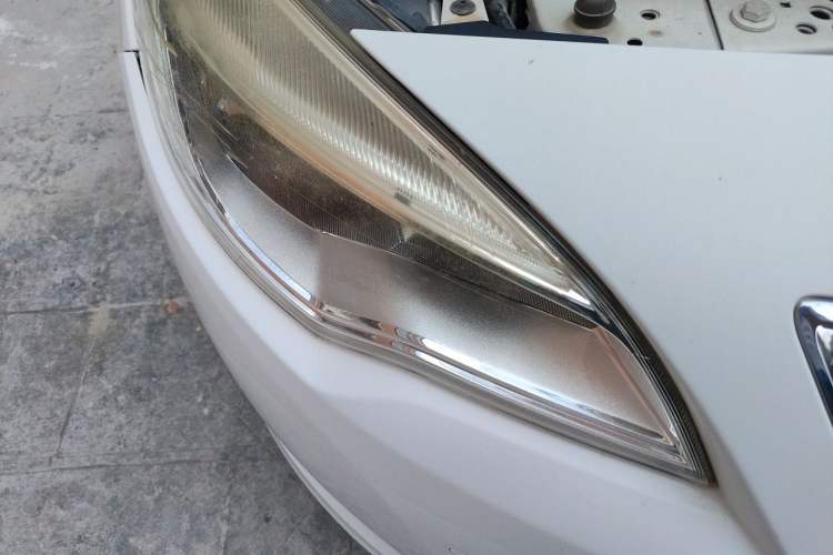 Used Buick GT 2010 XT 1.6L Automatic Fashion Edition Right Front Headlight