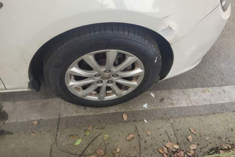 Used Buick GT 2010 GT 1.6L Manual Entry-Level Model Right Front Wheel Hub