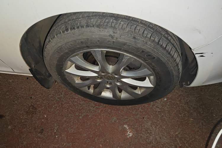 Used Buick GT 2010 XT 1.6L Automatic Fashion Edition Right Front Wheel Hub