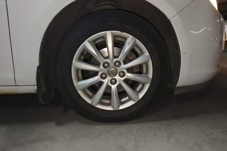 Used Buick GT 2010 GT 1.6L Automatic Fashion Edition Right Front Wheel Hub