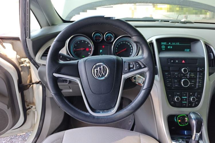 Used Buick GT 2010 XT 1.6L Automatic Fashion Edition Steering Wheel