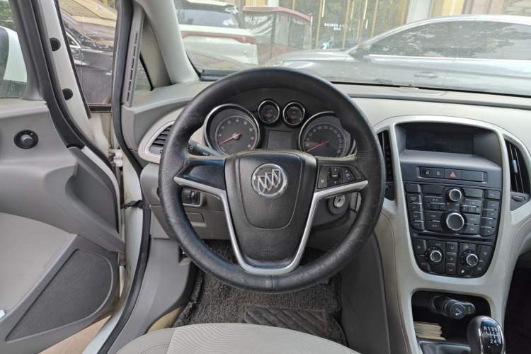 Used Buick GT 2010 XT 1.6L Manual Entry-Level Model Steering Wheel