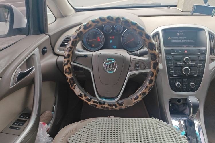 Used Buick GT 2010 GT 1.6L Automatic Fashion Edition Steering Wheel
