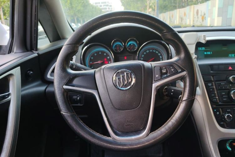Used Buick GT 2010 XT 1.8L Automatic Fashion Edition Steering Wheel