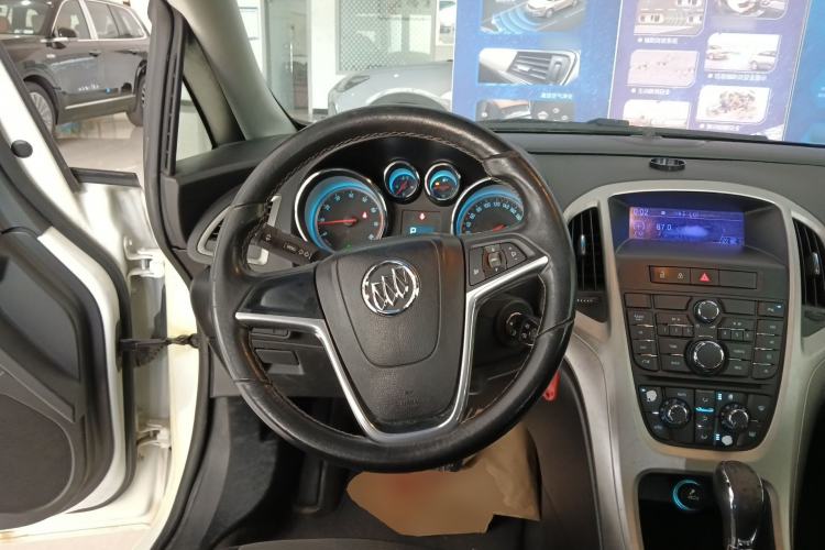 Used Buick GT 2010 XT 1.8L Automatic Fashion Edition Steering Wheel