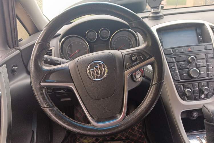 Used Buick GT 2010 XT 1.6T Fashion Sport Edition Steering Wheel