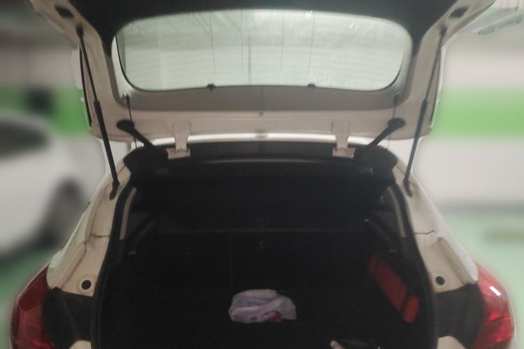 Used Buick GT 2010 XT 1.6L Automatic Fashion Edition Trunk