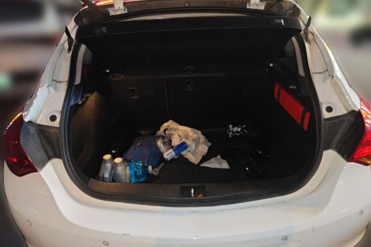 Used Buick GT 2010 XT 1.6L Automatic Fashion Edition Trunk