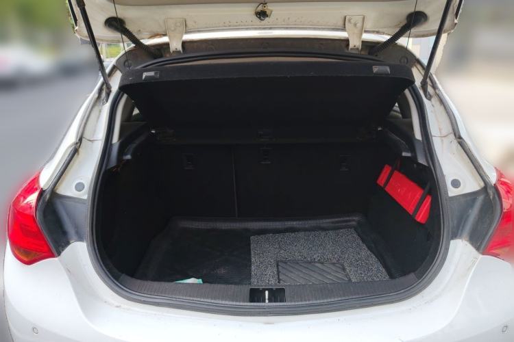 Used Buick GT 2010 XT 1.8L Automatic Fashion Edition Trunk