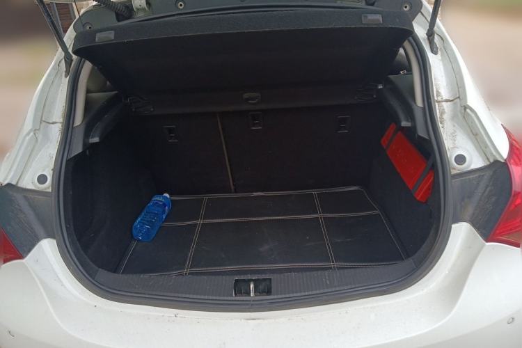 Used Buick GT 2010 XT 1.6T Fashion Sport Edition Trunk