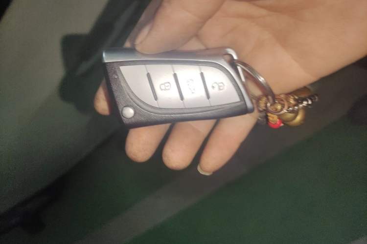 Used Buick GT 2010 XT 1.6L Automatic Fashion Edition Vehicle Key
