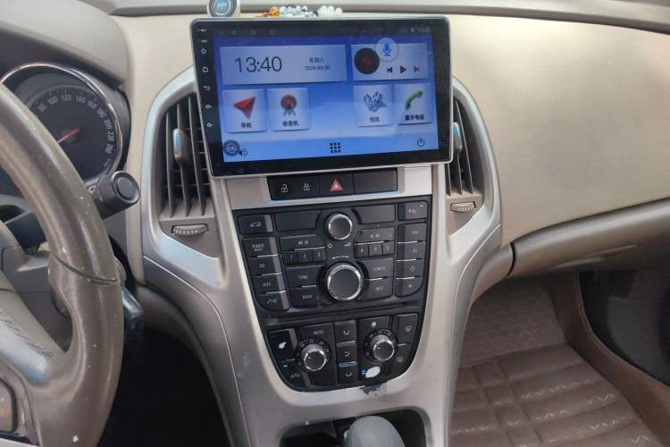 Used Buick GT 2010 GT 1.6L Automatic Fashion Edition Audio And AC Panel