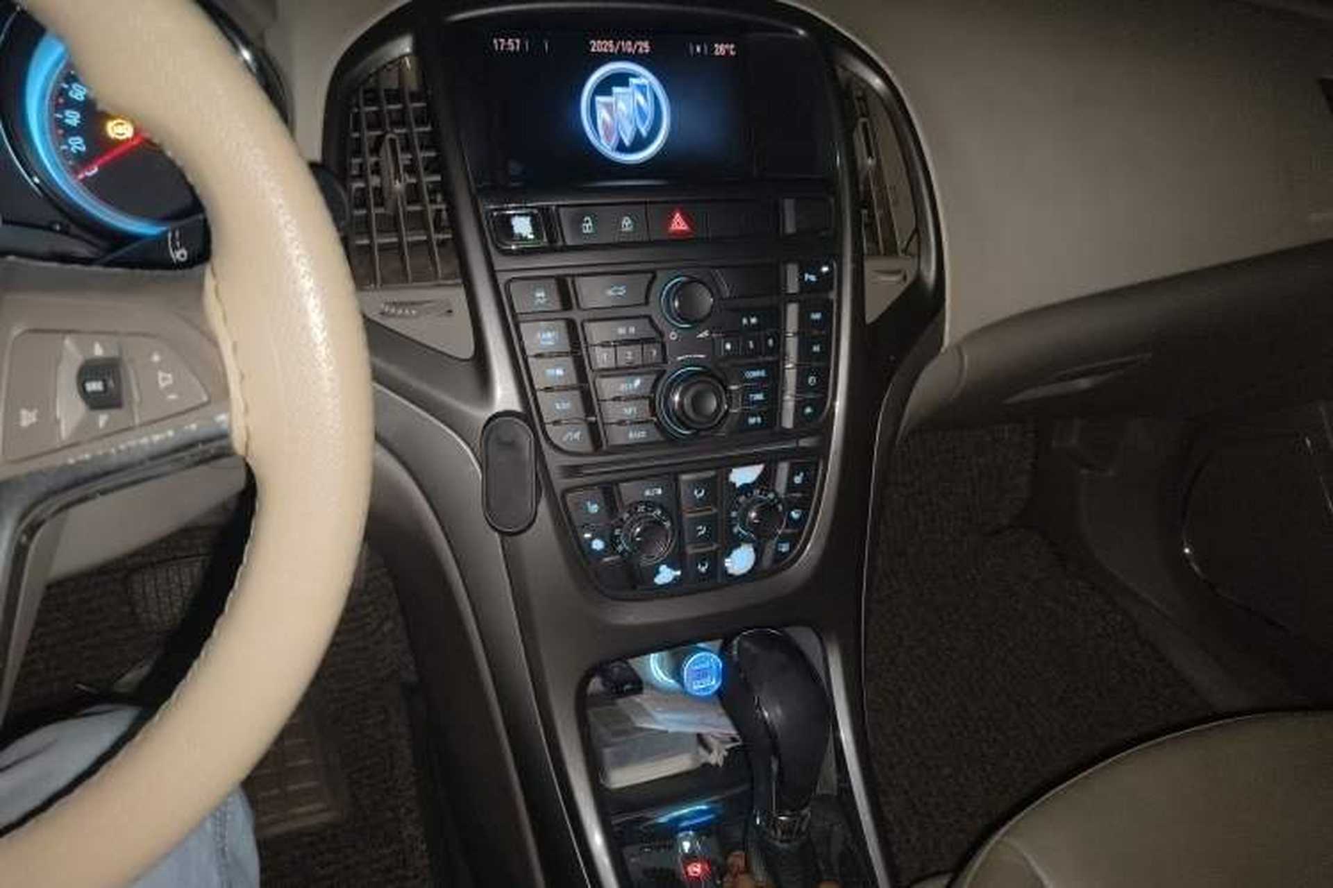 Used Buick GT 2010 GT 1.8L Automatic Luxury Edition Audio And AC Panel