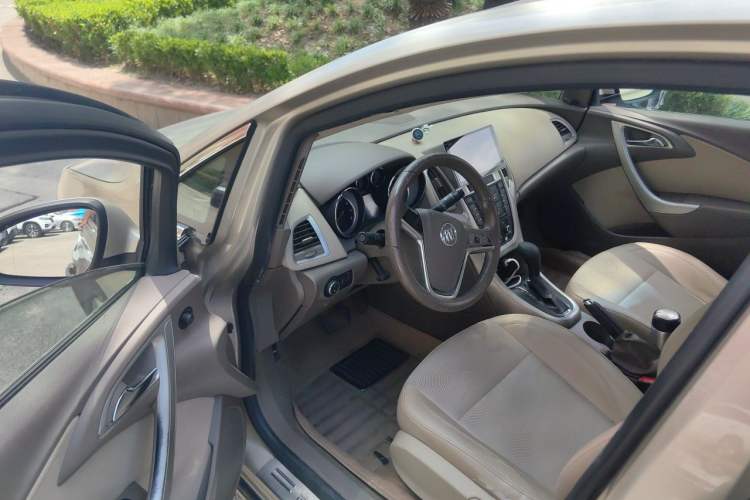 Used Buick GT 2010 GT 1.6L Automatic Fashion Edition Driver Seat