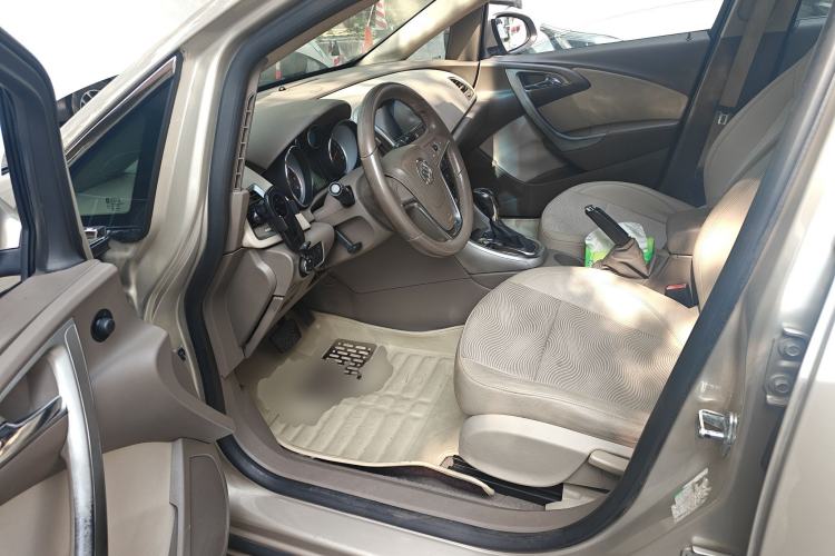 Used Buick GT 2010 GT 1.6L Automatic Fashion Edition Driver Seat