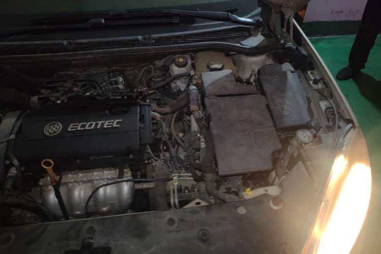 Used Buick GT 2010 GT 1.6L Automatic Fashion Edition Engine Bay Left