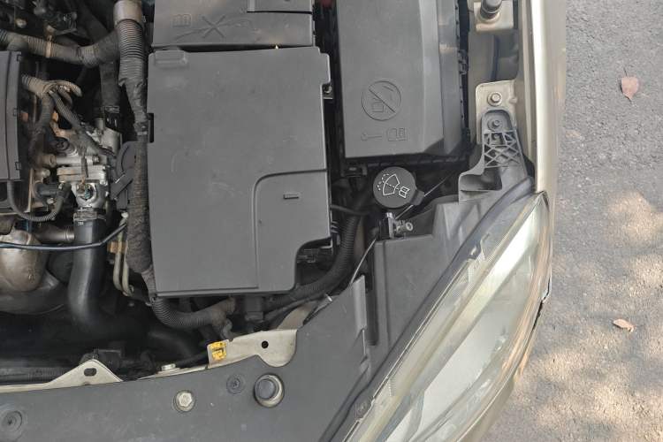 Used Buick GT 2010 GT 1.6L Automatic Fashion Edition Engine Bay Left