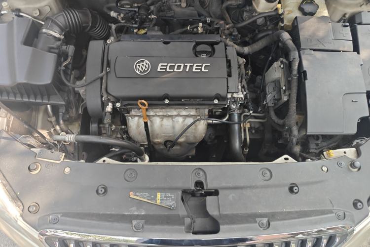 Used Buick GT 2010 GT 1.6L Automatic Fashion Edition Engine Bay