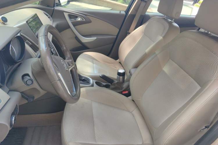 Used Buick GT 2010 GT 1.6L Automatic Fashion Edition Left Front Seat