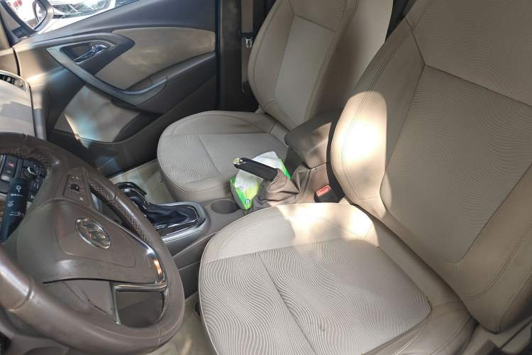 Used Buick GT 2010 GT 1.6L Automatic Fashion Edition Left Front Seat