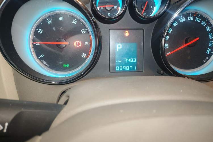 Used Buick GT 2010 GT 1.6L Automatic Fashion Edition Odometer Close Up