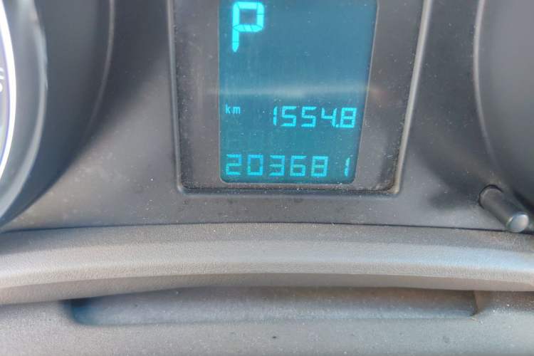 Used Buick GT 2010 GT 1.6L Automatic Fashion Edition Odometer Close Up