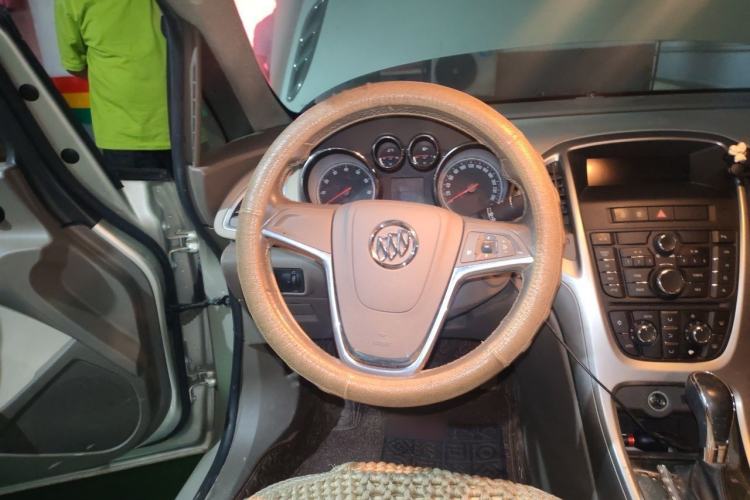 Used Buick GT 2010 GT 1.6L Automatic Fashion Edition Steering Wheel