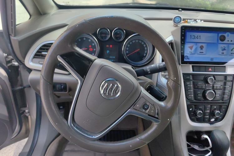 Used Buick GT 2010 GT 1.6L Automatic Fashion Edition Steering Wheel