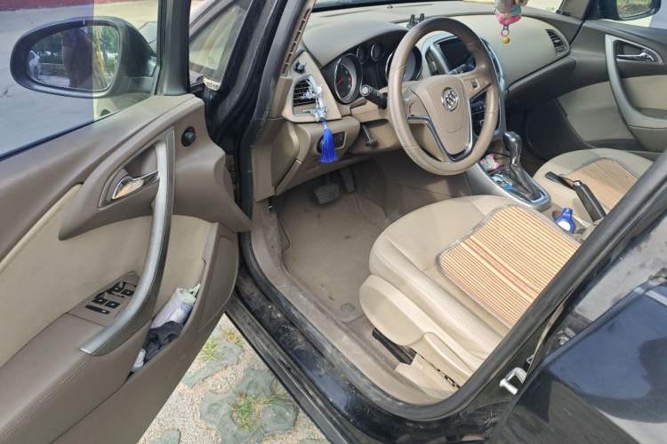 Used Buick GT 2011 GT 1.8L Automatic Fashion Edition Leather Model Driver Seat