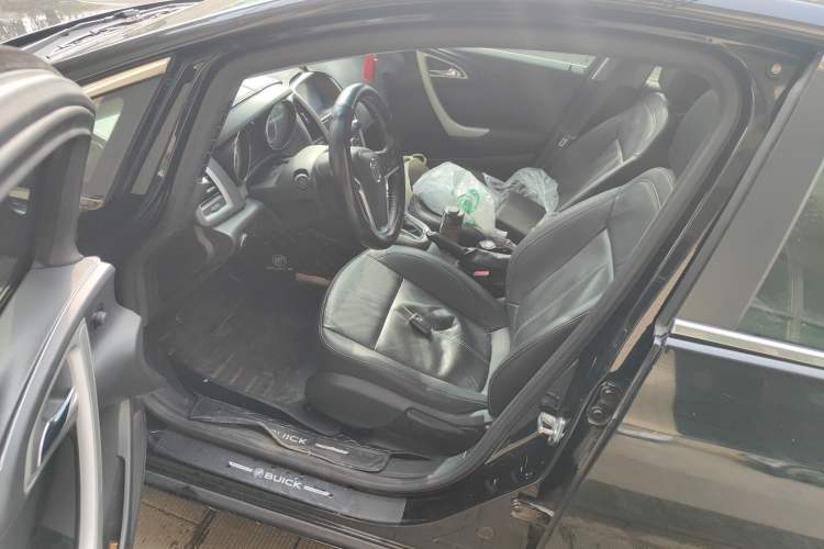 Used Buick GT 2011 GT 1.8L Automatic Fashion Edition Leather Model Driver Seat