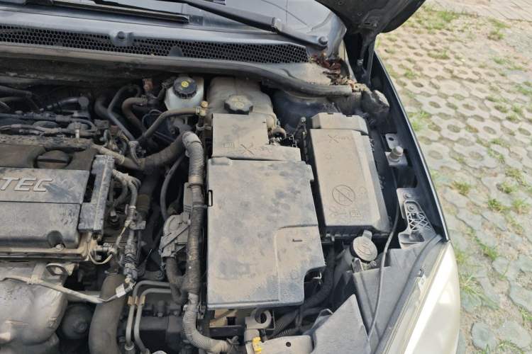 Used Buick GT 2011 GT 1.8L Automatic Fashion Edition Leather Model Engine Bay Left