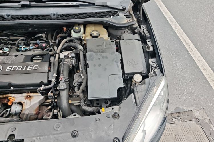 Used Buick GT 2011 GT 1.6T Fashion Sport Edition Leather Model Engine Bay Left