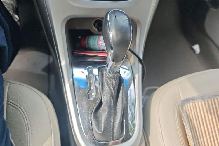 Used Buick GT 2011 GT 1.8L Automatic Fashion Edition Leather Model Gear Lever