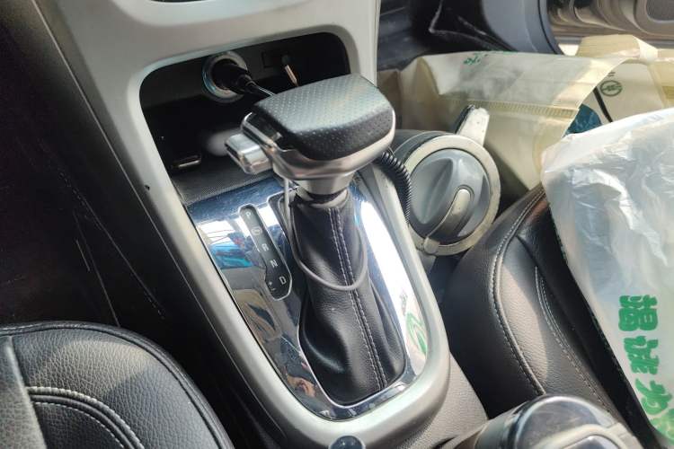 Used Buick GT 2011 GT 1.8L Automatic Fashion Edition Leather Model Gear Lever