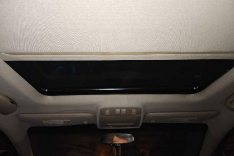 Used Buick GT 2011 GT 1.8L Automatic Fashion Edition Leather Model Headliner